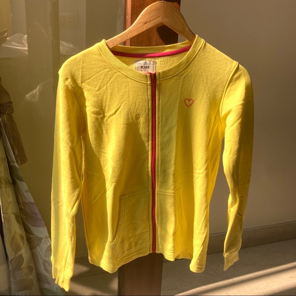 Yellow Jacket with heart sequins detailing - Picture 2 of 3